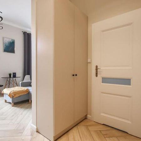 Piekny Apartament W Zabytkowej Kamienicy Krasków Exterior foto